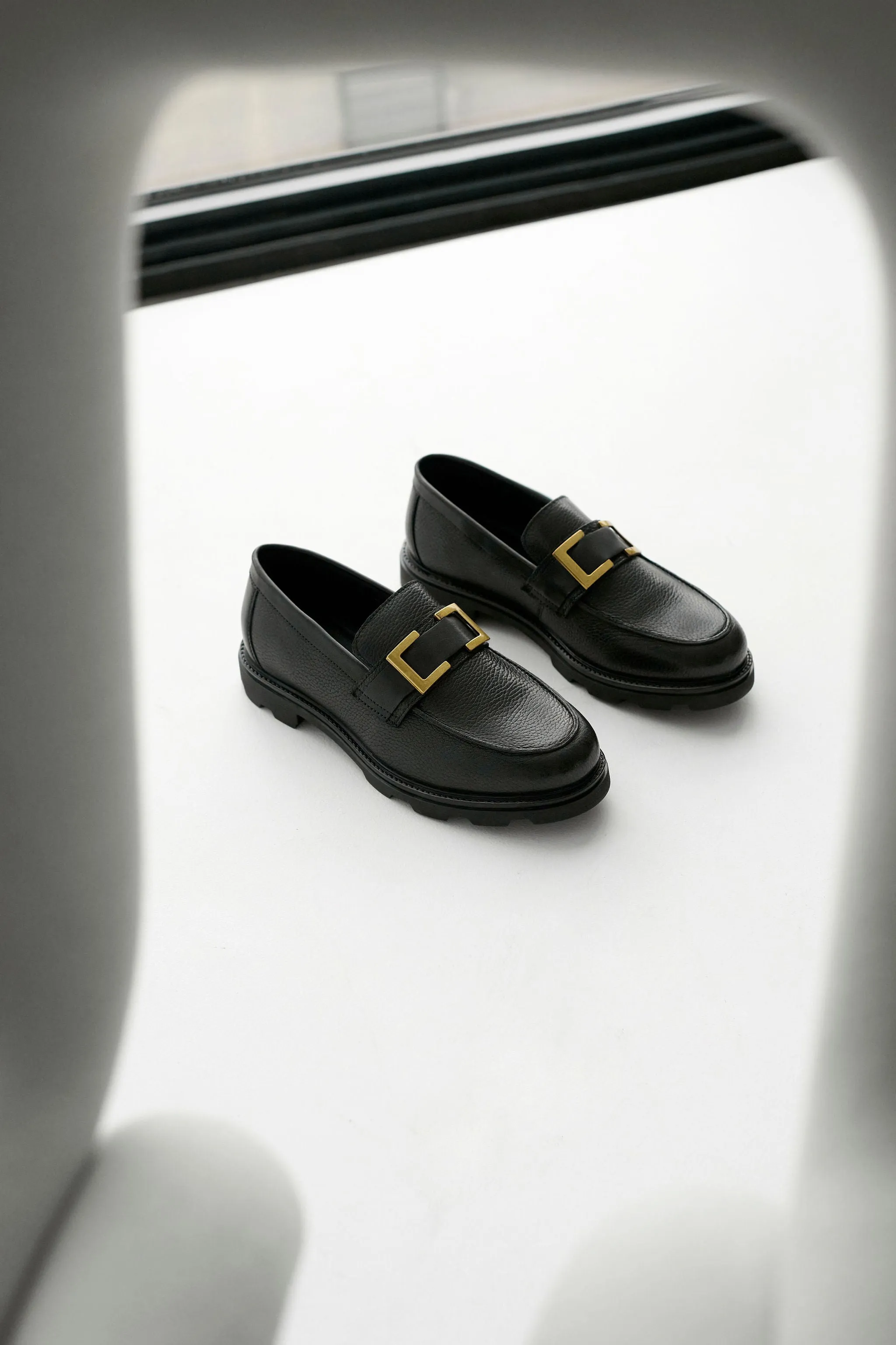 Chris Loafer // Black