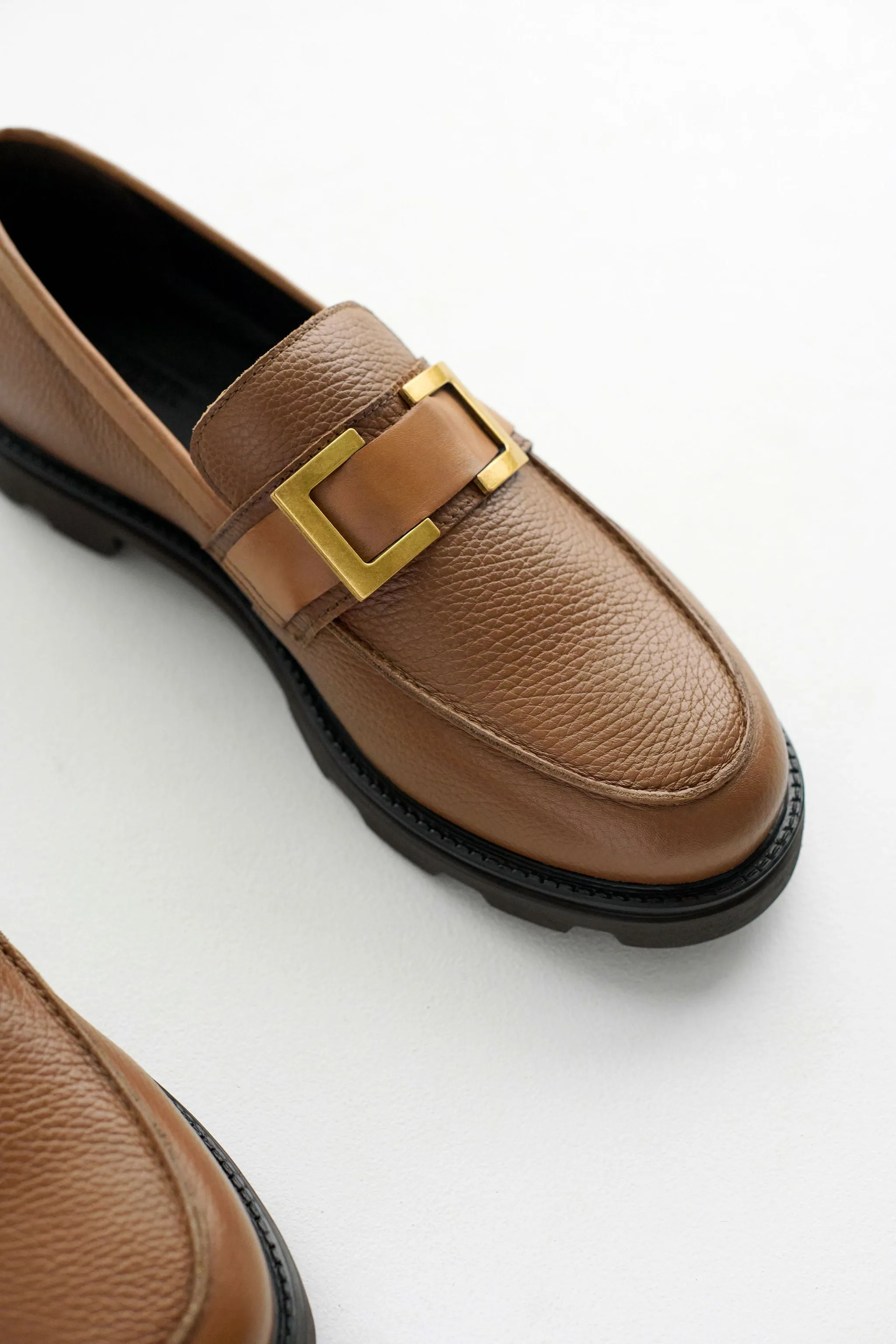 Chris Loafer // Tan