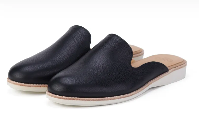 Derby Mule Black Tumble
