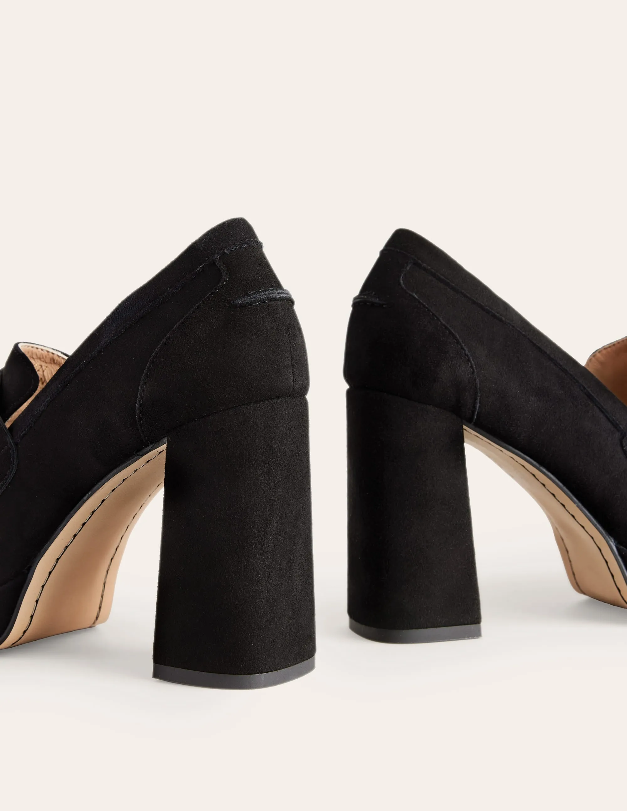 Iris Loafer mit Trensendetail und Plateausohle-Schwarz, Veloursleder