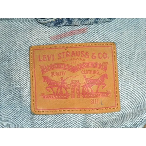 Levi's Jacket Mens L Blue Denim Jean Trucker Button Down Light Wash Vintage 90's