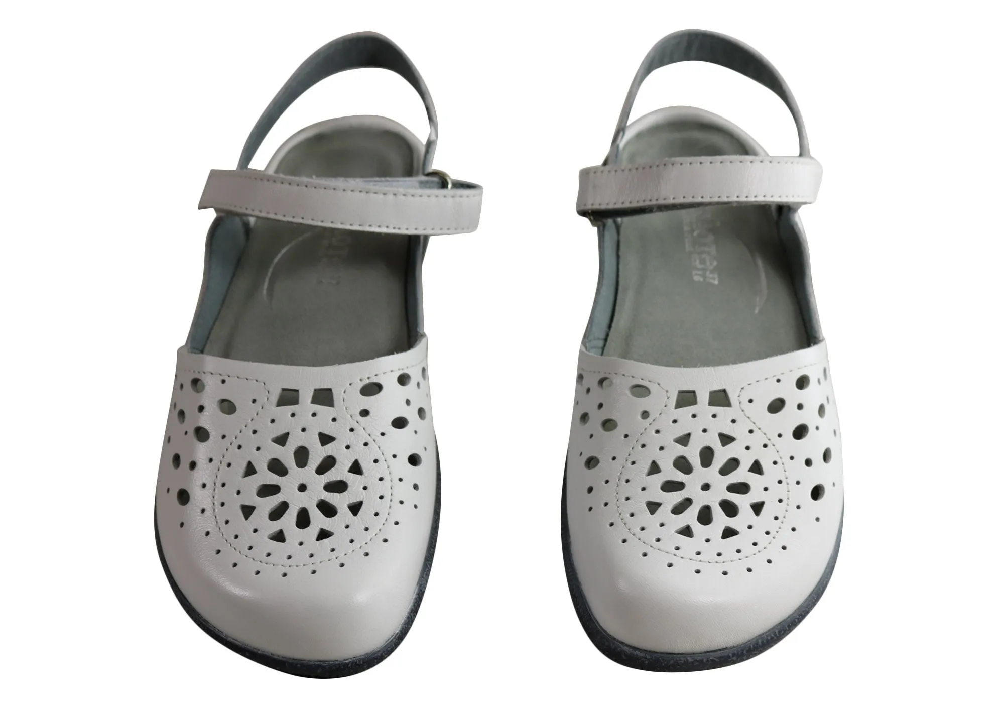 Naot Arataki Womens Closed Toe Orthotic Friendly Leather Flat Sandals