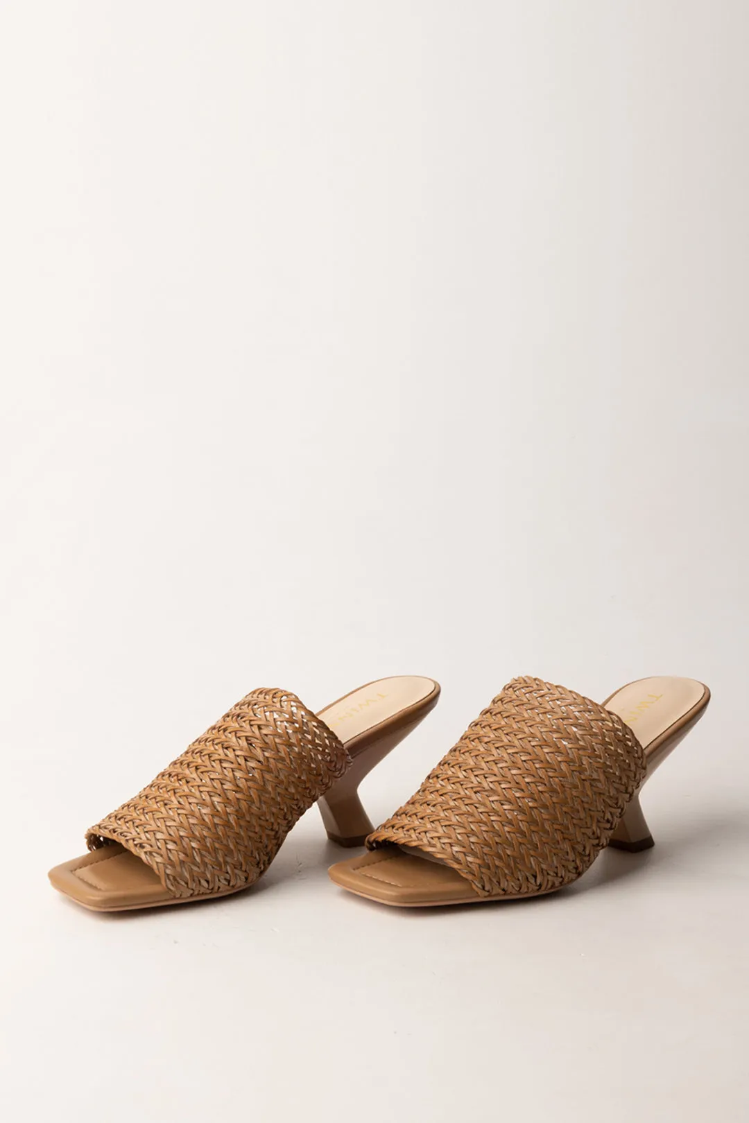Sandali Mules con Intrecci