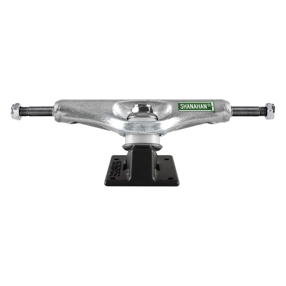 Venture 5.6 V Light Skateboard Trucks Shanahan Streets Polished / Flat Black - 5.6"