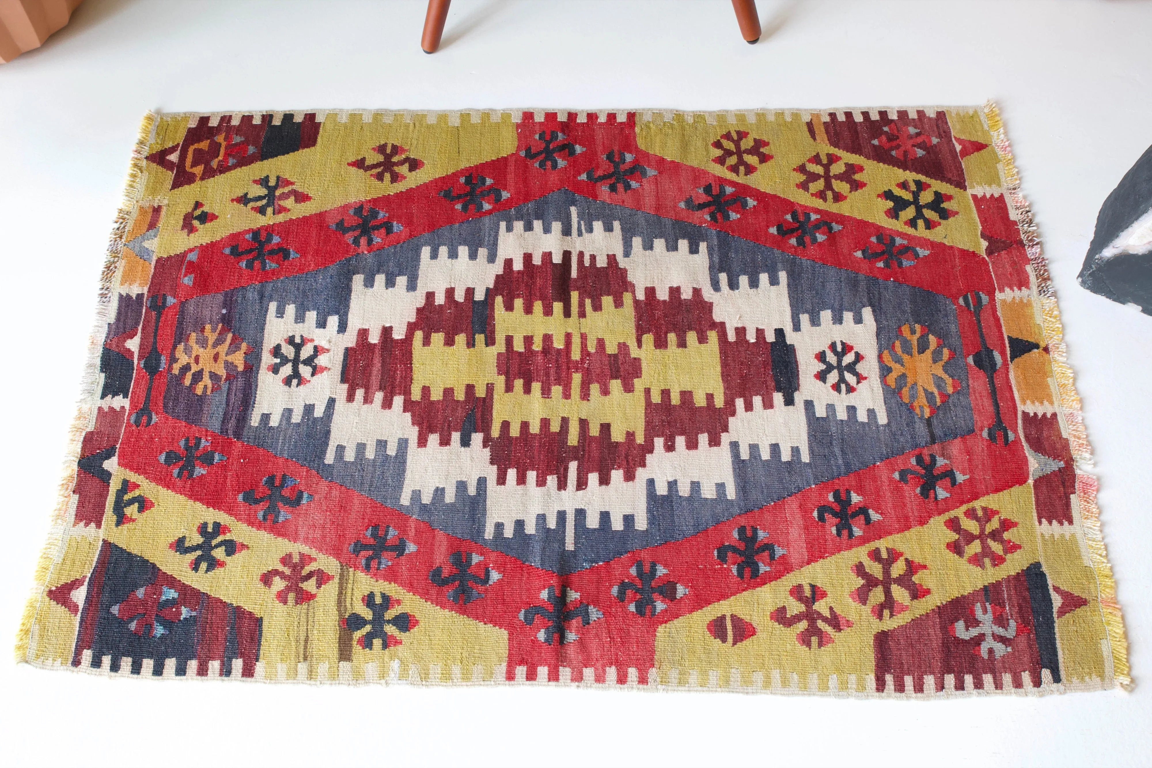 Vintage Mini Turkish Kilim Rug 2'9"x4'2"